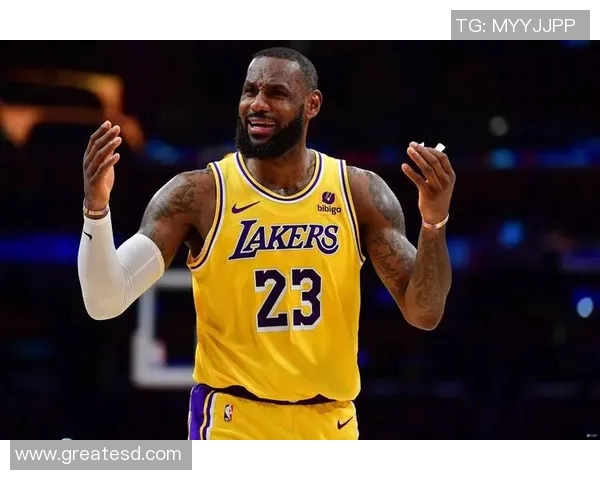 快船与湖人第四节激战回顾球迷热议精彩瞬间与关键时刻