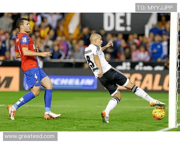 梅赫伦与亨克激战正酣最新战报揭示比赛精彩瞬间与关键时刻 梅赫伦与亨克激战正酣最新战报揭示比赛精彩瞬间与关键时刻