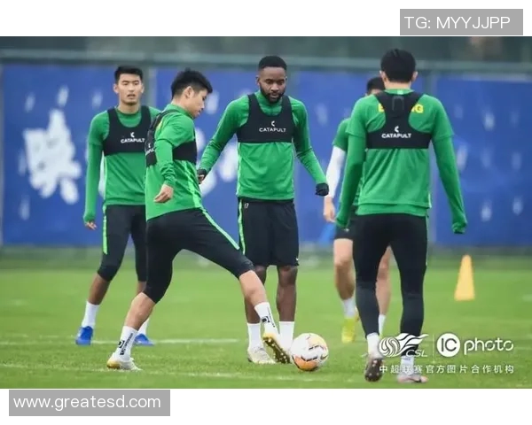 波尔图B队迎战瓦兹姆全力争胜展现年轻力量与团队精神 波尔图B队迎战瓦兹姆全力争胜展现年轻力量与团队精神